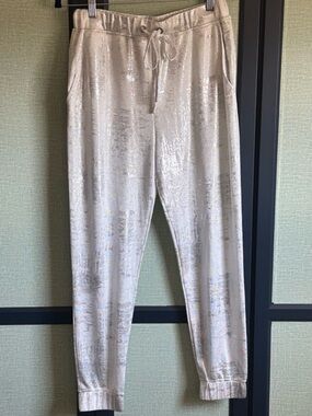 Oober Swank Silky White Metallic Drawstring Jogger Pants, NWOT, Size M